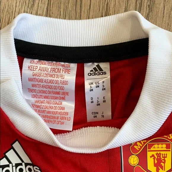 NWT adidas Manchester United 2022/2023 Home Team Outfit 6M - Picture 5 of 6